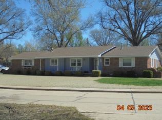 1709 Acoma Pl, Ponca City, OK 74604