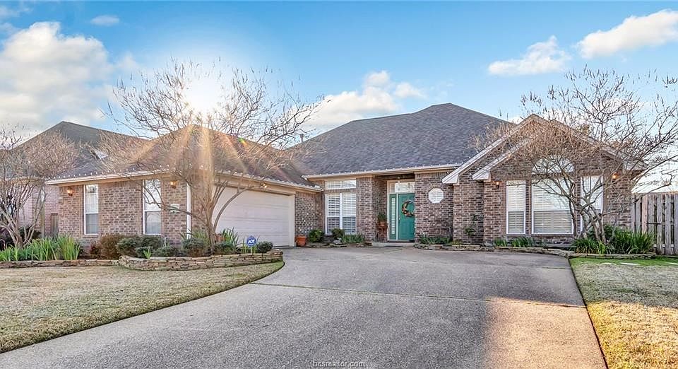 1st image of 1402 Stonebridge Ct