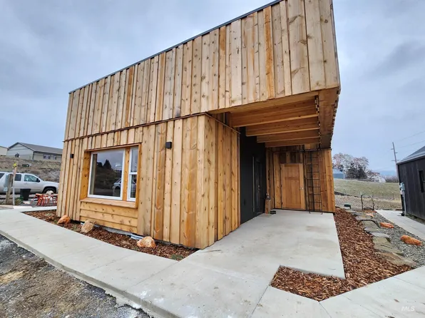 436 E Palouse River Dr, Moscow, ID 83843