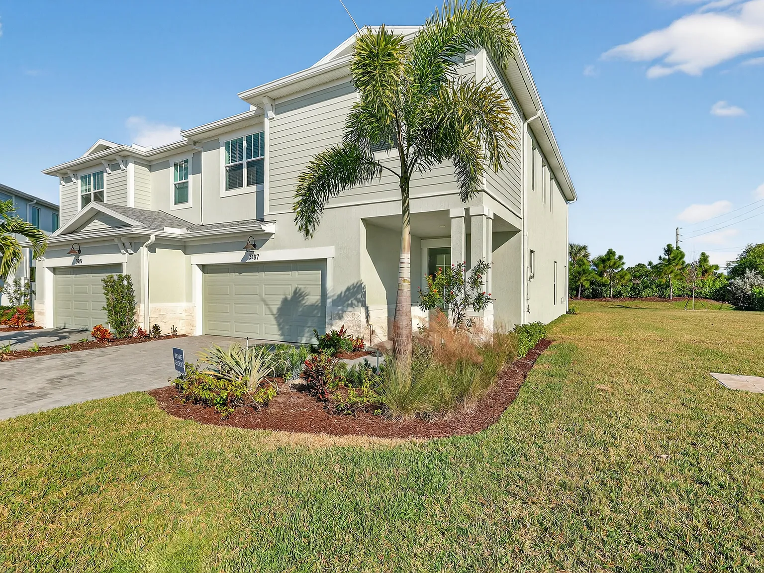 3 bed, 2.5 bath, 2351 sqft, $3,550 — Photo 2