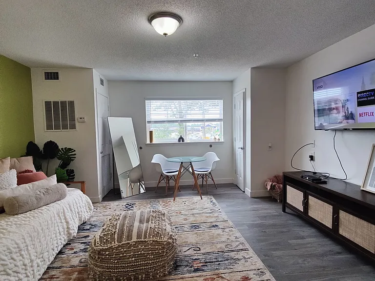 Stafford Commons — Photo 6