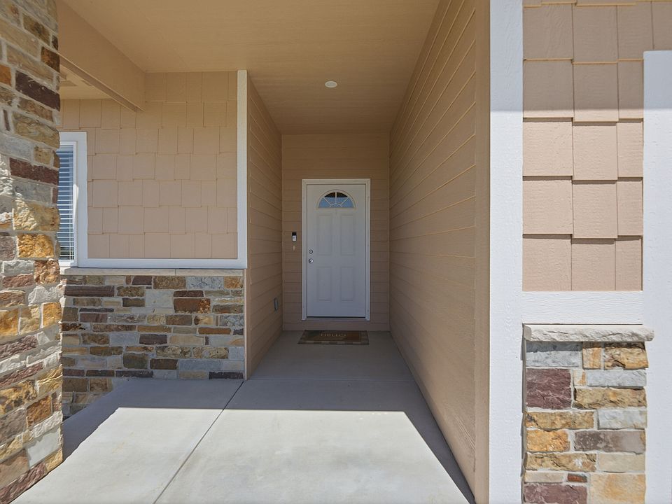 2nd image of 22890 Cayuse St