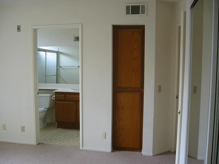 4631 Kester Ave #207 — Photo 17