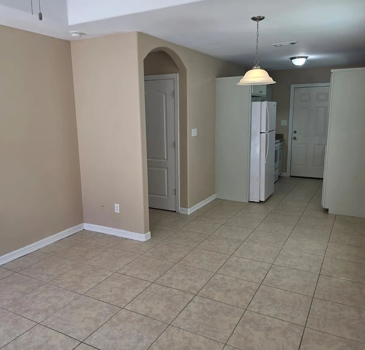 2 bed, 840 sqft, $900 — Photo 3