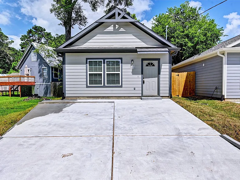 8695 Sassafras St — Photo 3