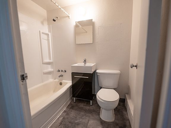 4th image of 1139 Grant Ave #15