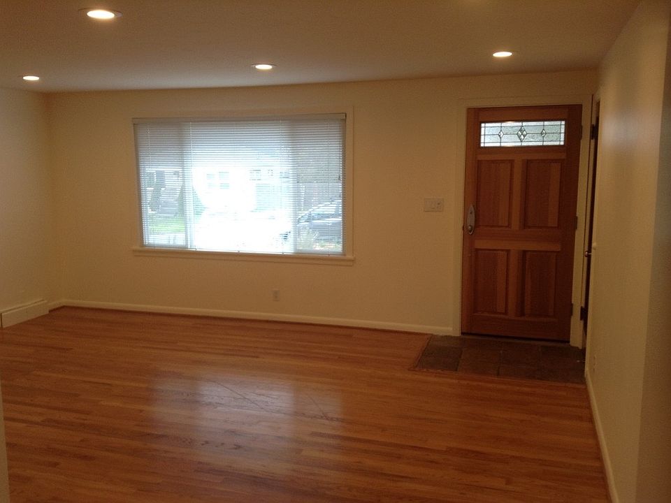 2nd image of 311 NE 162nd St