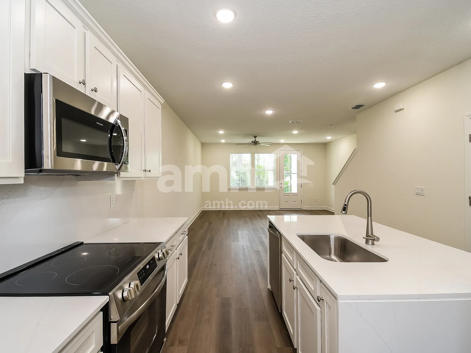 3 bed, 2.5 bath, 1593 sqft, $2,115 — Photo 4