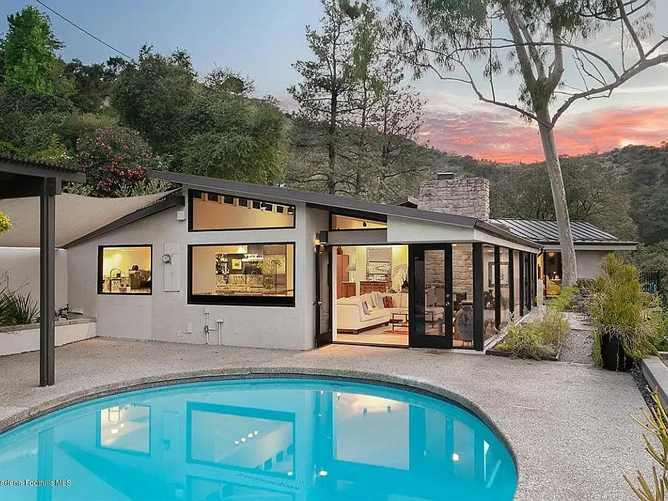 1255 Rancheros Rd