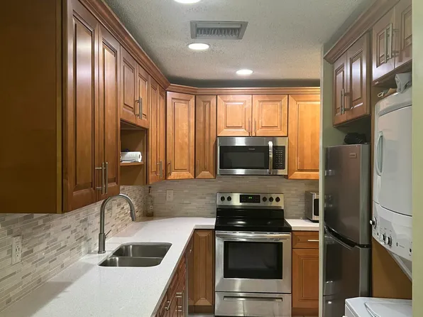 1835 NW 18th Street #104, Delray Beach, FL 33445