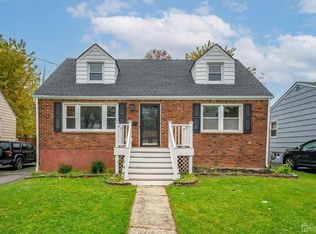 33 1st Amherst Ave, Colonia, NJ 07067