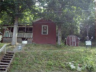2nd image of 112 Chestnut St
