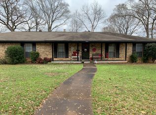 1019 Woodland Dr, Palestine, TX 75801