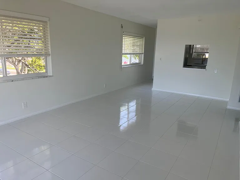 311 E Ocean Ave #301 — Photo 6