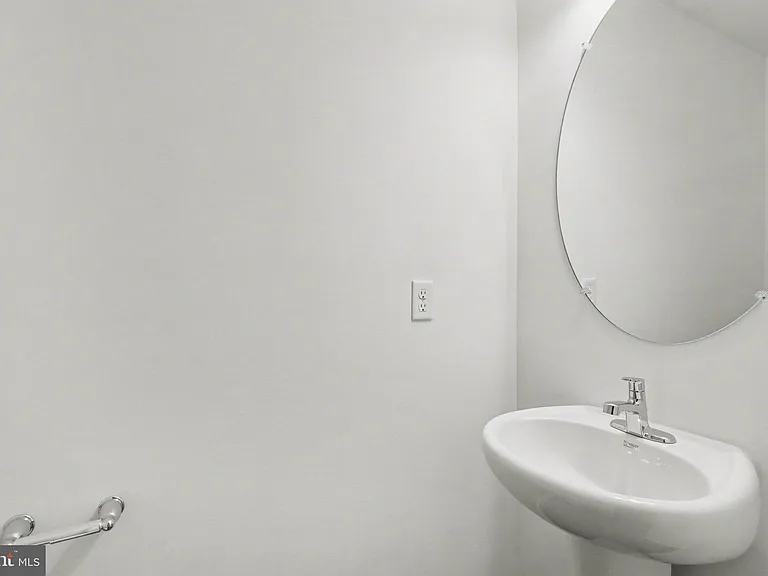 22 Sand St — Photo 23