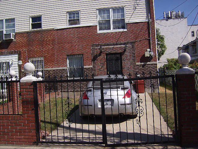 1st image of 2873 W 22nd St