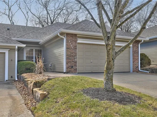 3203 NW 67th St, Kansas City, MO 64151