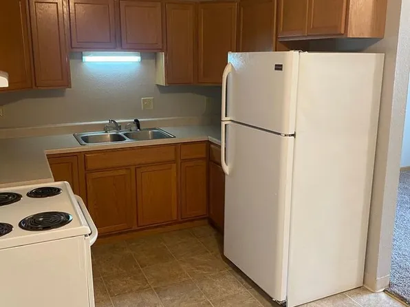 225 Ash St #14, Carlisle, IA 50047