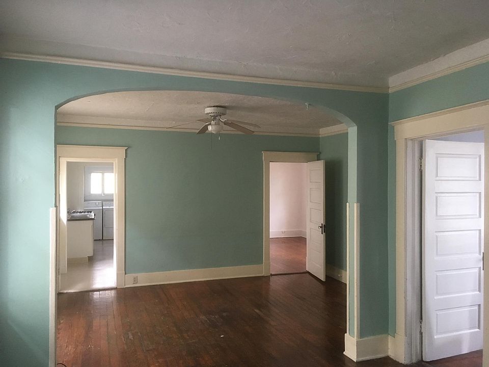 2nd image of 642 E 40th St