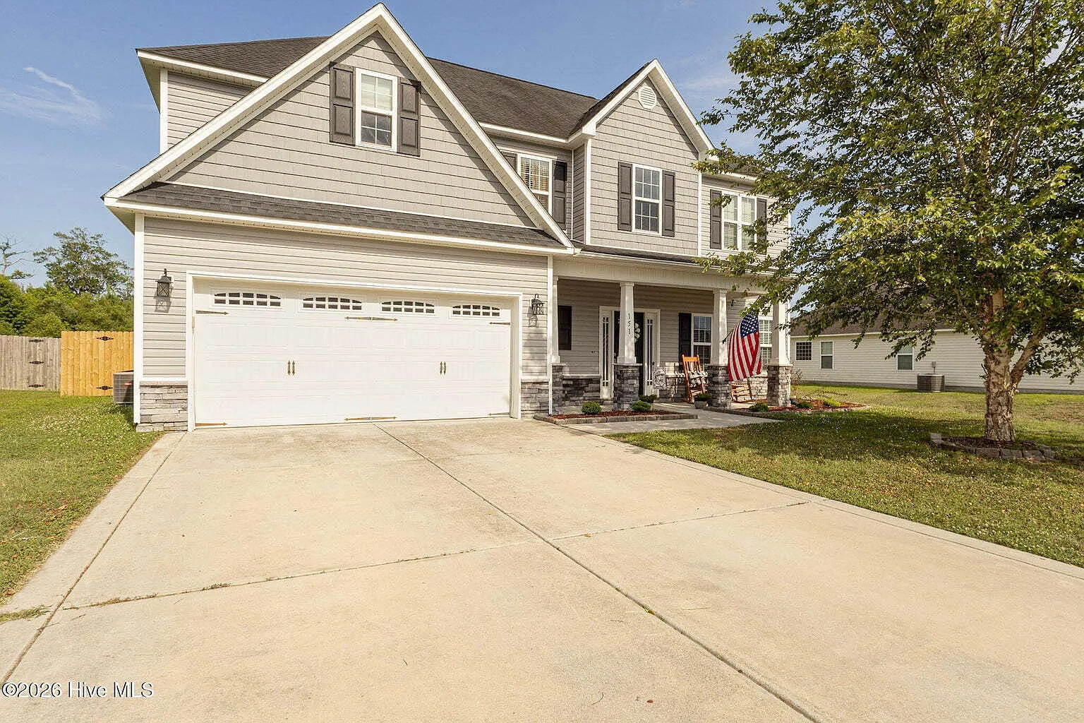 4 bed, 2.5 bath, $2,250 — Photo 1
