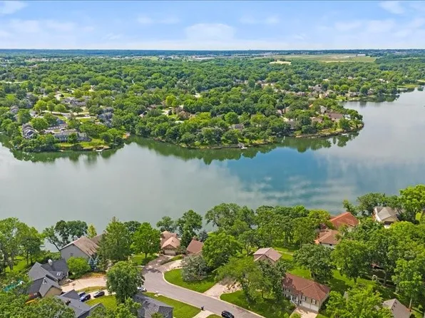 113 NW Teakwood St, Lees Summit, MO 64064