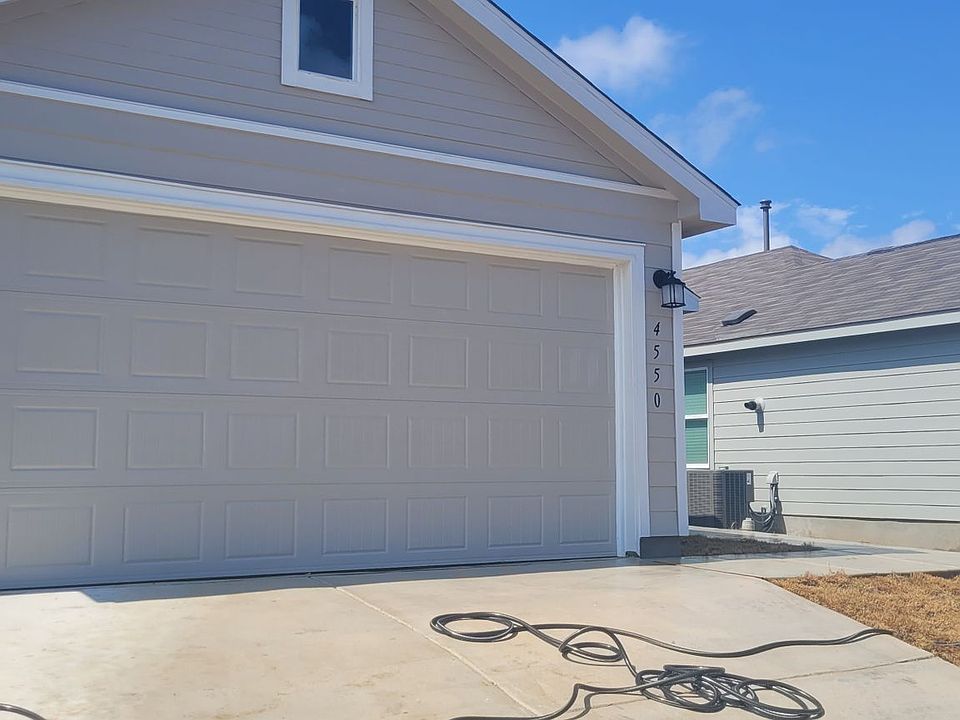 1st image of 4550 Glades Way Way