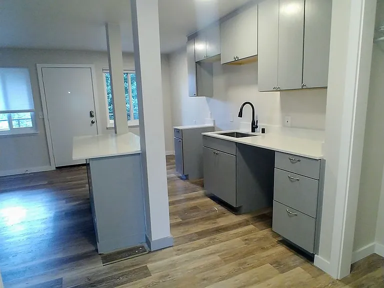 Eleanor Apartments — Photo 32