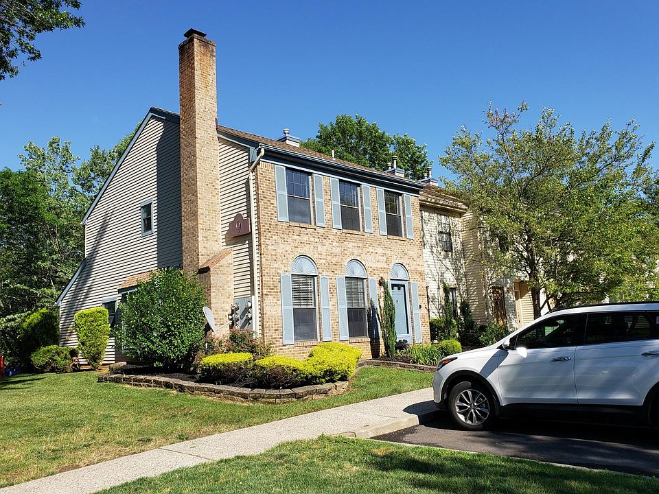 1st image of 9 Victoria Ct Unit 01