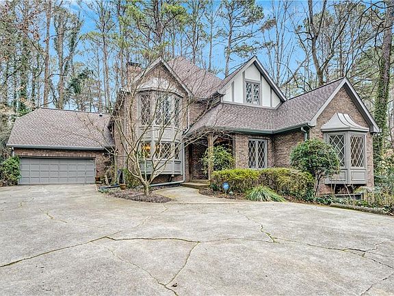 2nd image of 1701 Trotters Ln