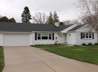 433 Seminole Rd, Janesville, WI 53545