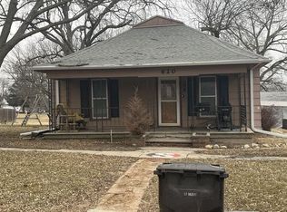 620 S 12th St, Wymore, NE 68466