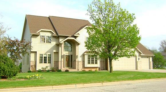 1st image of 1596 Meadow Wood Ct