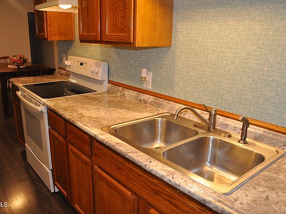 5th image of 3720 Sullivan Gardens Dr