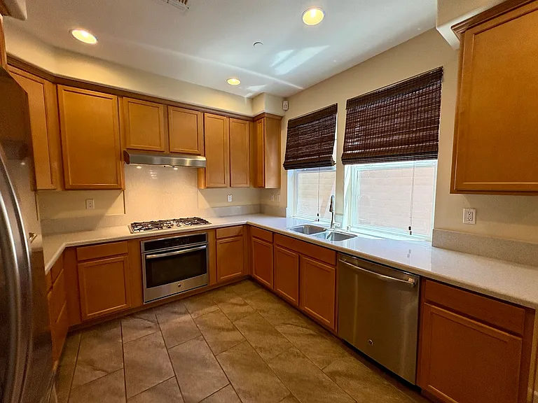 1658 N Pole Pl #1 — Photo 37