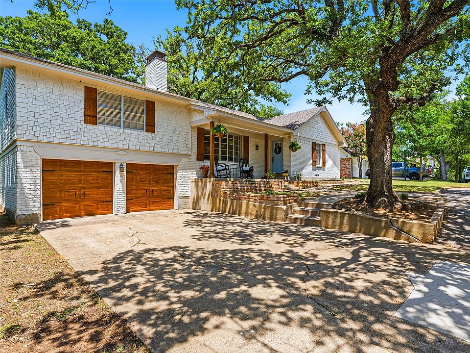 1st image of 109 Oaktree Dr