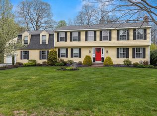 68 Sutton Pl, North Andover, MA 01845