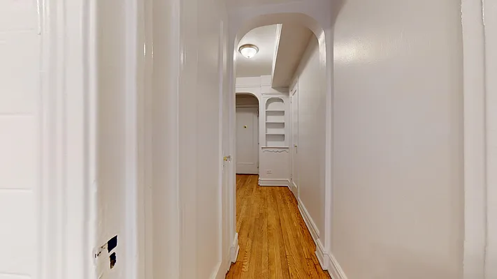 Rented by Bond New York | media 23