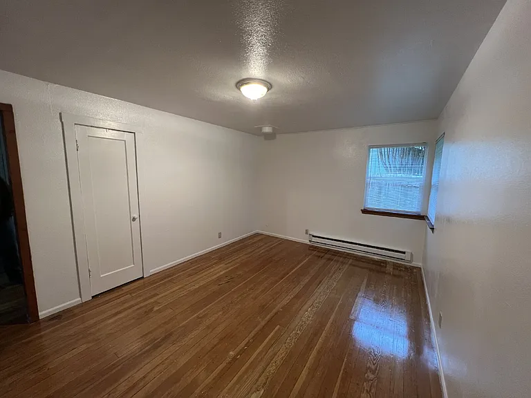 12845 Village Rd — Photo 5