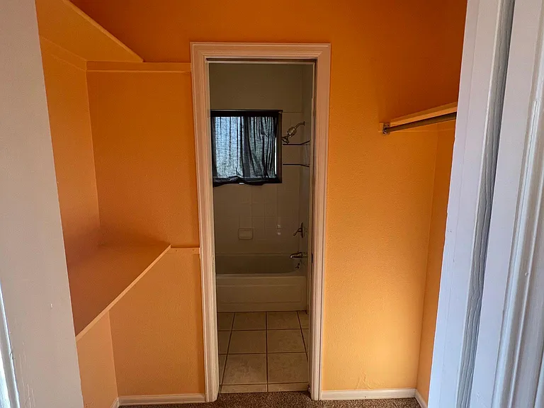 886 London Green Way — Photo 10