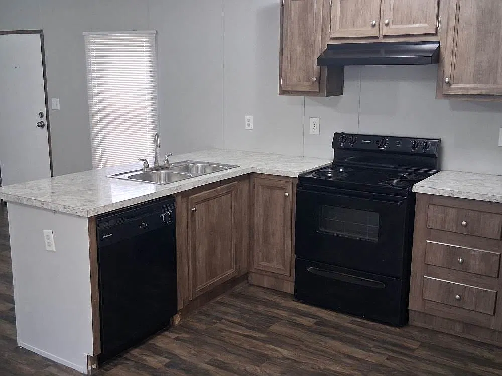 3 bed, 1034 sqft, $1,199 — Photo 2