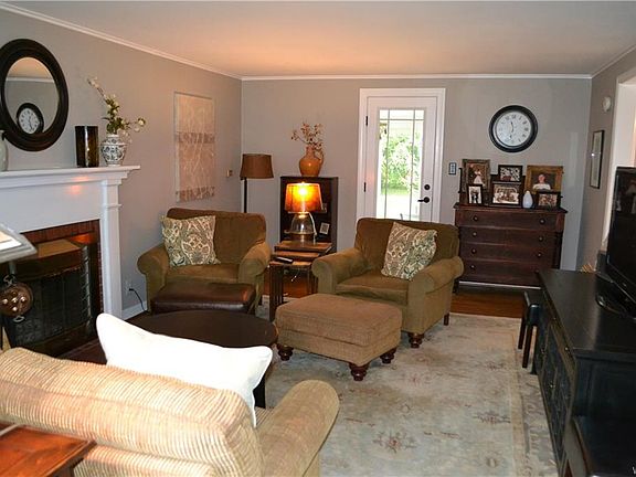 4th image of 132 Dorset Dr