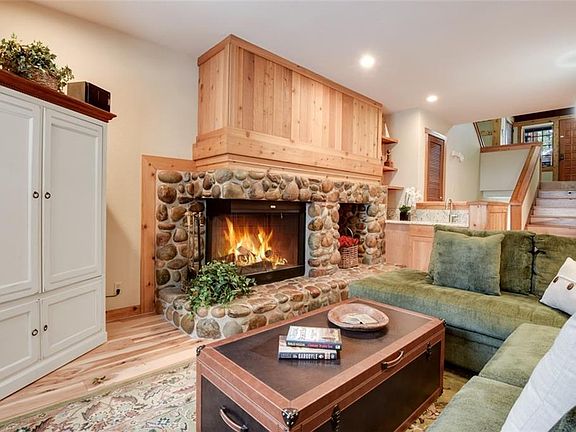 2nd image of 929 Northwood Blvd #58