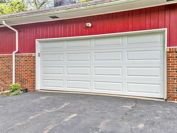 4th image of 511 Janes Ln