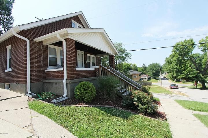2nd image of 307 Cherry St