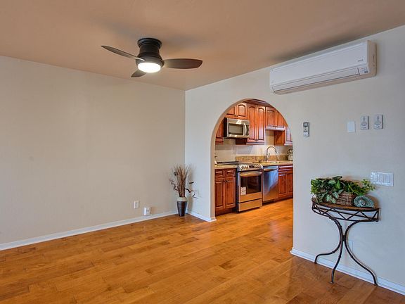 5th image of 2540 Clairemont Dr Unit 306