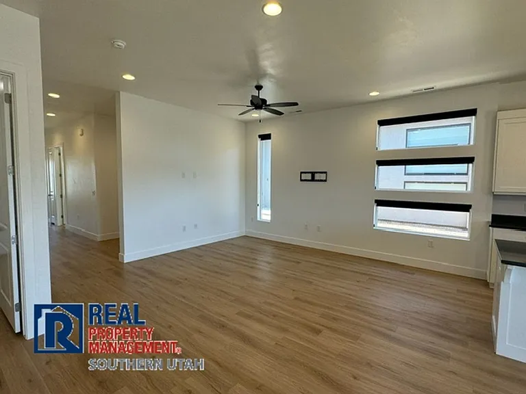 2806 E Church Oak Dr — Photo 4