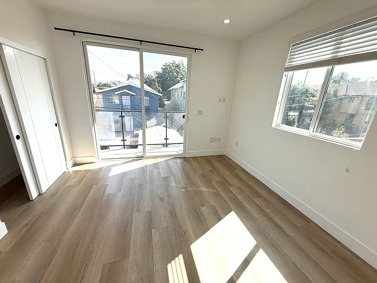 2140 Marathon St — Photo 8