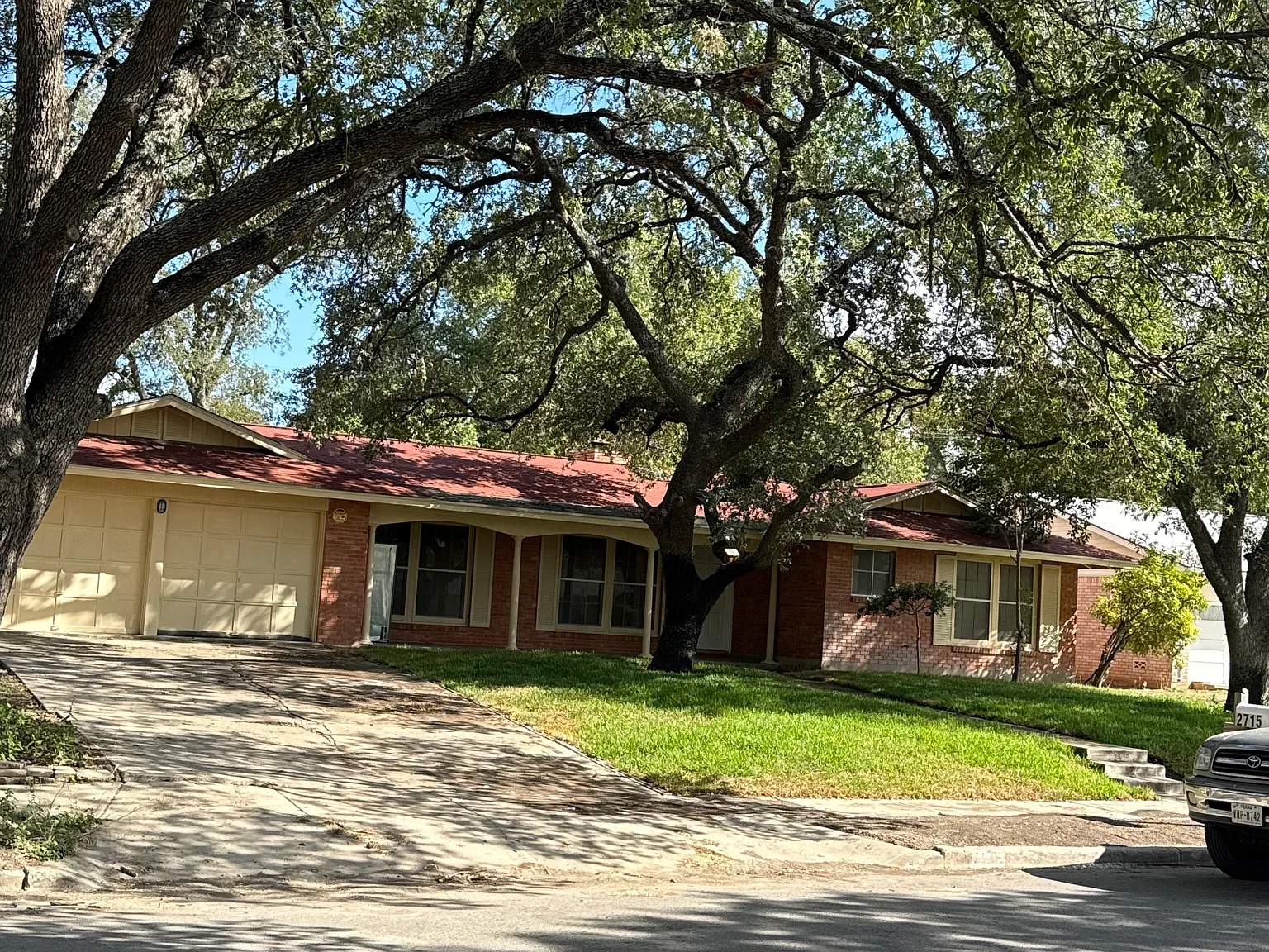 2715 Belvoir Dr — Photo 4