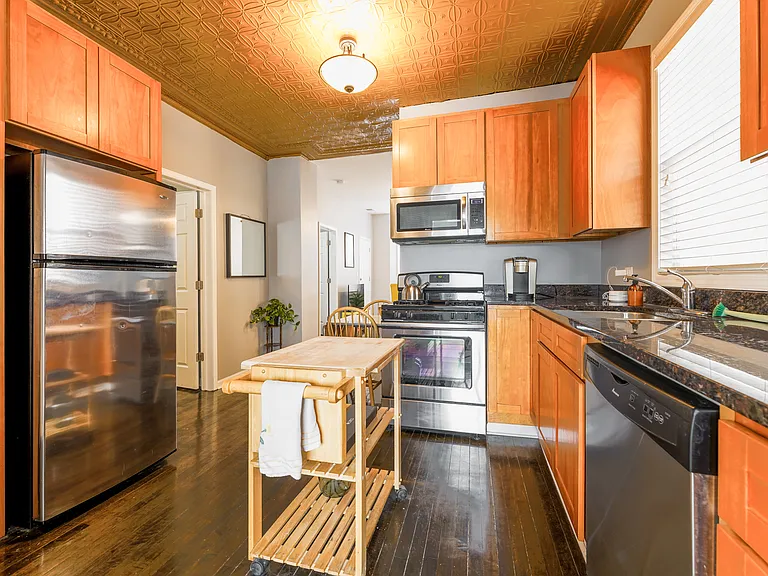 3611 W George St — Photo 4