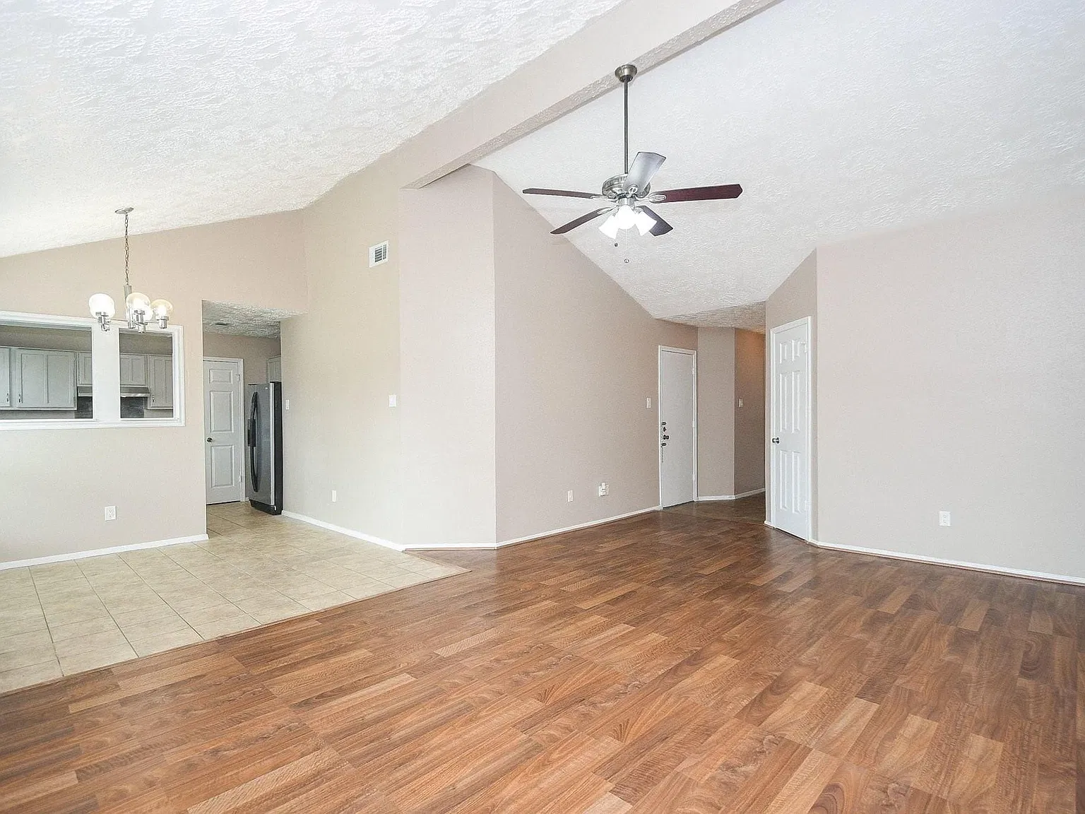 3 bed, 2.0 bath, 1244 sqft, $1,950 — Photo 4